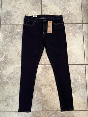 NWT Levi's Women's Skinny Jeans 32x30